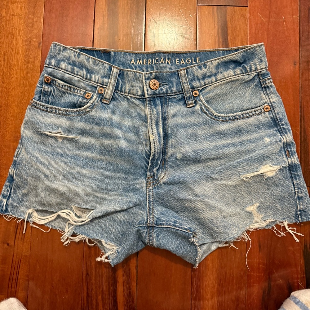 American Eagle Outfitters Light Blue Distressed Jean Shorts 90s boyfriend short